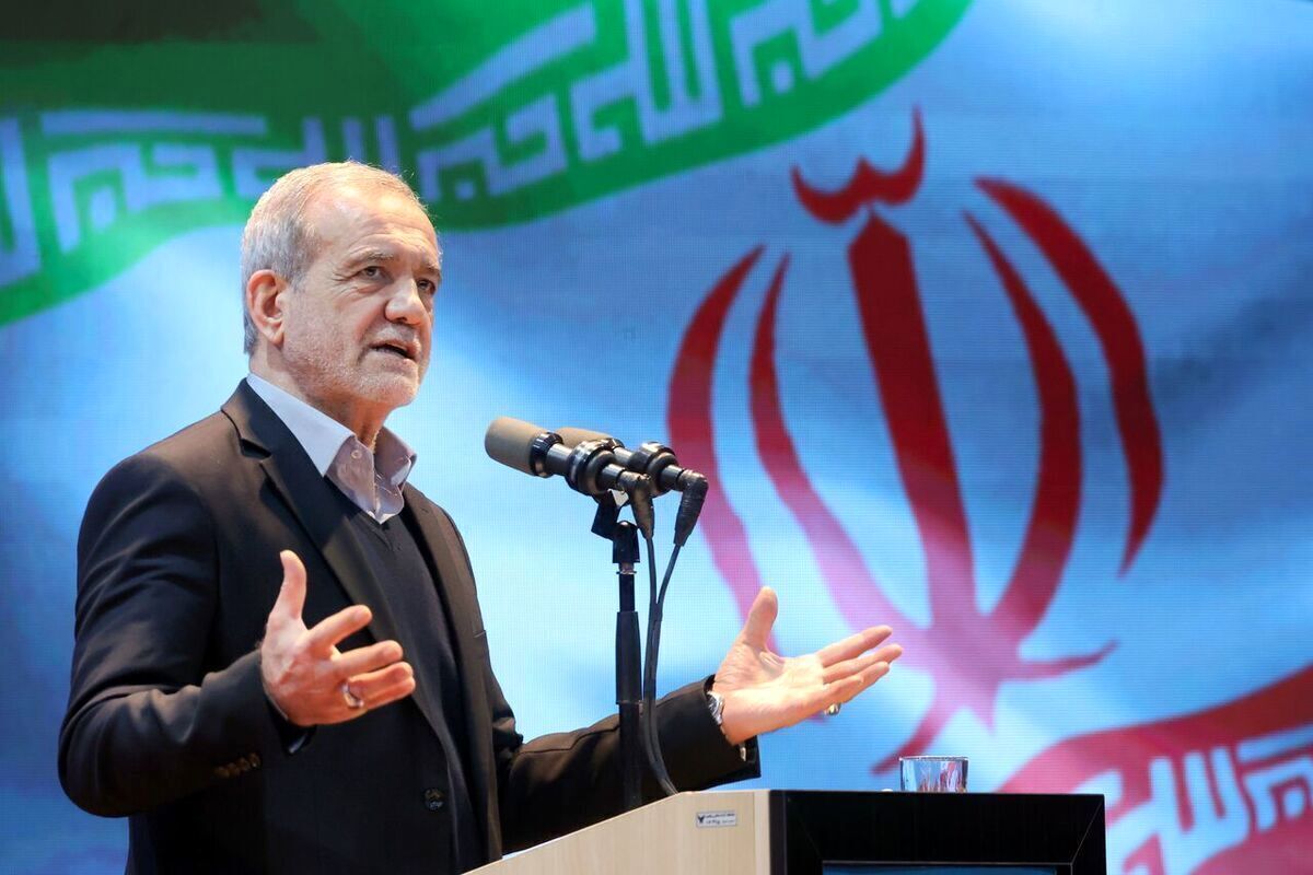  Lieutenant General Soleimani spent his entire life defending oppressed people: President Pezeshkian