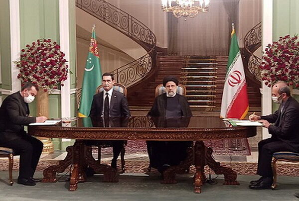 Iran, Turkmenistan sign 9 cooperation agreements