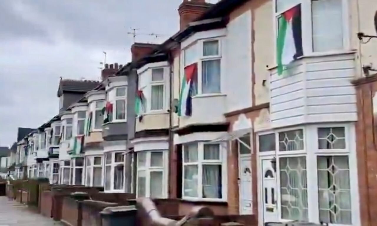 Support for Gaza heart of Brighton; Palestinian flag was raised outside houses