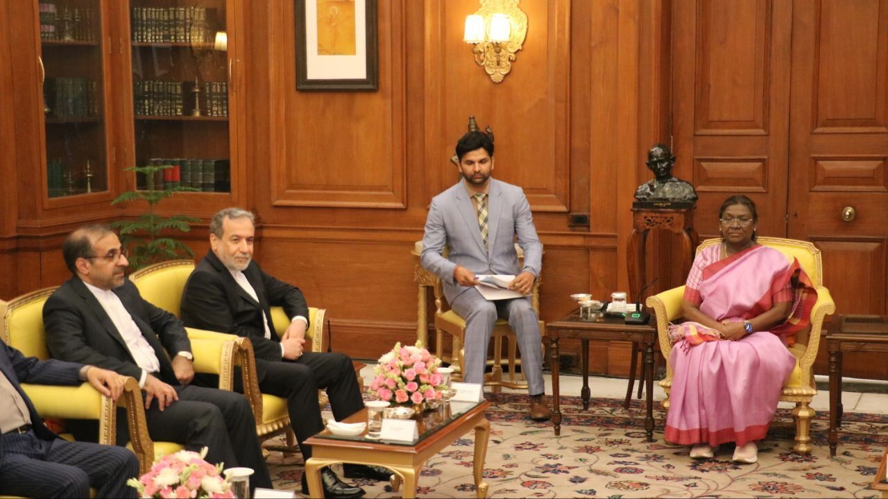 Foreign Minister Araqchi meets with Indian president in New Delhi