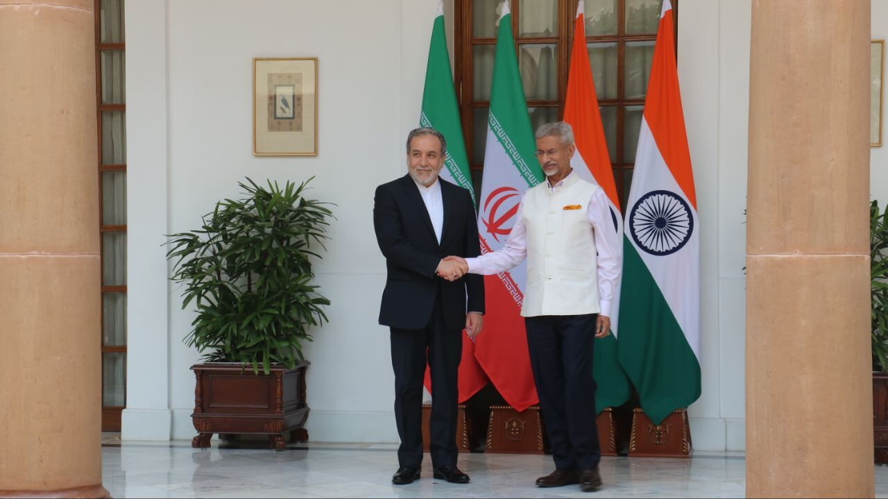  Foreign Minister Araqchi holds talks with his Indian counterpart in New Delhi